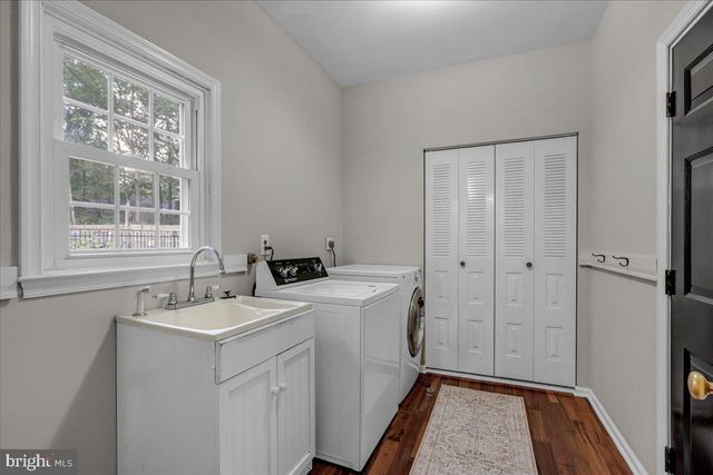 8 STONEHENGE DR, Medford, NJ 08055