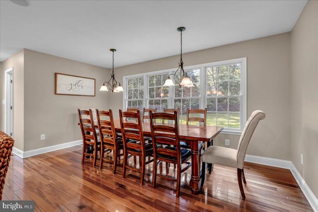 8 STONEHENGE DR, Medford, NJ 08055