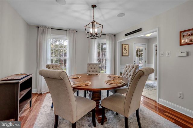 8 STONEHENGE DR, Medford, NJ 08055
