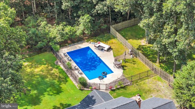 8 STONEHENGE DR, Medford, NJ 08055