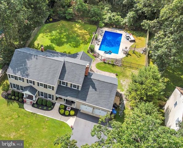 8 STONEHENGE DR, Medford, NJ 08055