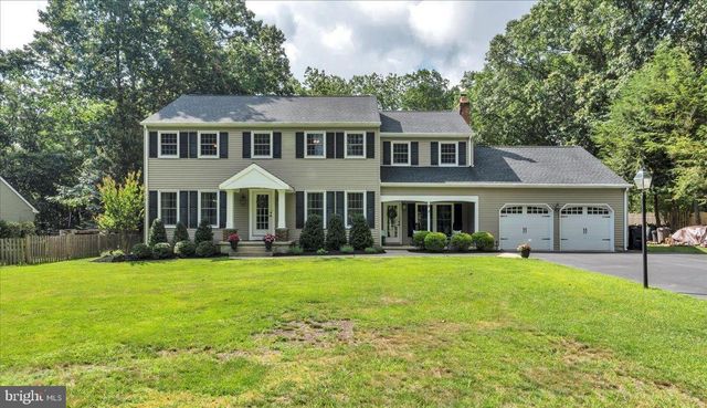 8 STONEHENGE DR, Medford, NJ 08055