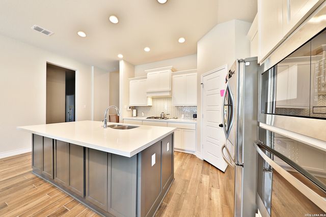 9439 Cactus Canyon, San Antonio, TX 78254