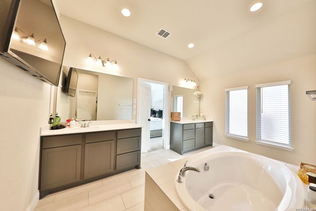 9439 Cactus Canyon, San Antonio, TX 78254