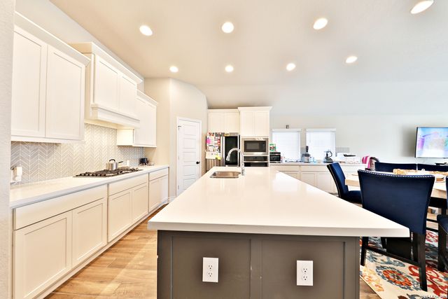 9439 Cactus Canyon, San Antonio, TX 78254