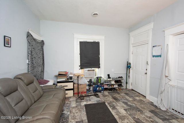 1349 S 26th St, Louisville, KY 40210