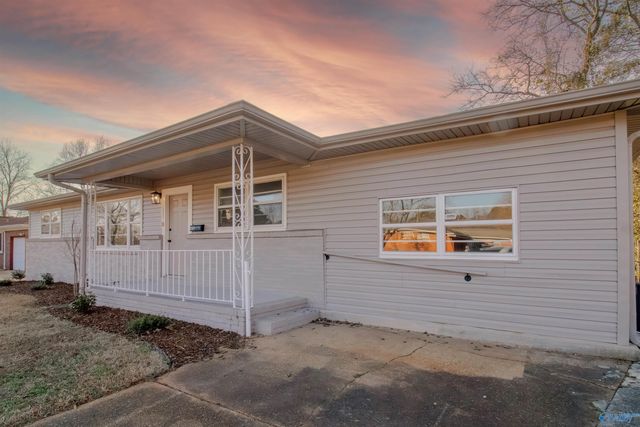 2207 La Salle Road NW, Huntsville, AL 35810