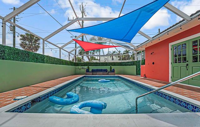 532 N Palmway, Lake Worth Beach, FL 33460