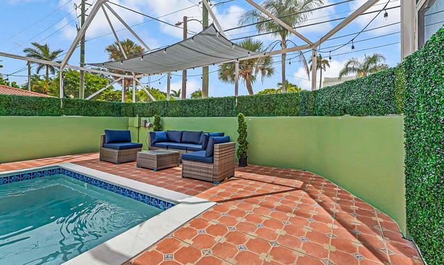 532 N Palmway, Lake Worth Beach, FL 33460