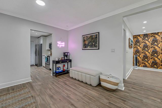 532 N Palmway, Lake Worth Beach, FL 33460