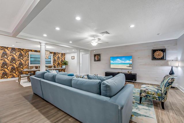 532 N Palmway, Lake Worth Beach, FL 33460