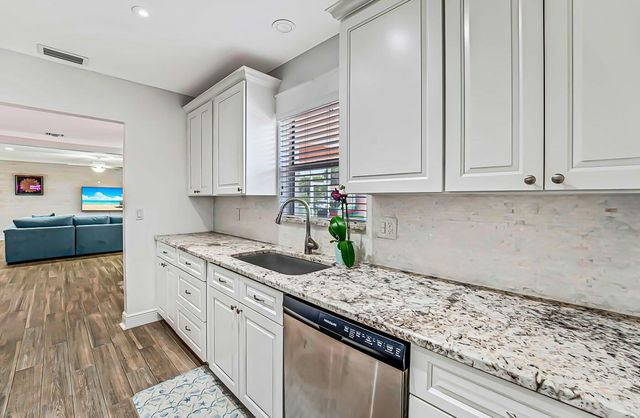 532 N Palmway, Lake Worth Beach, FL 33460