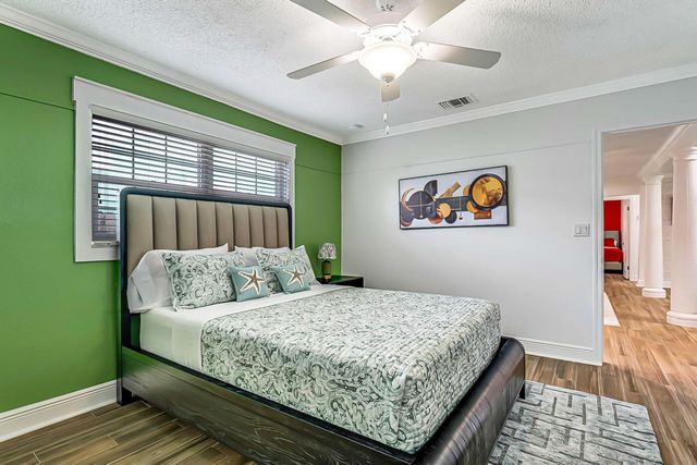 532 N Palmway, Lake Worth Beach, FL 33460