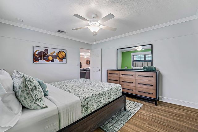 532 N Palmway, Lake Worth Beach, FL 33460