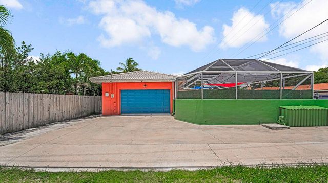 532 N Palmway, Lake Worth Beach, FL 33460