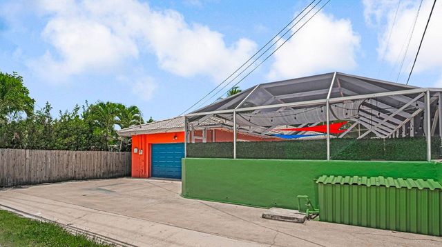 532 N Palmway, Lake Worth Beach, FL 33460