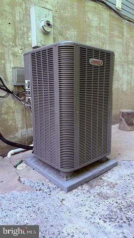 8406 RAINBOW BRIDGE LN, Springfield, VA 22153