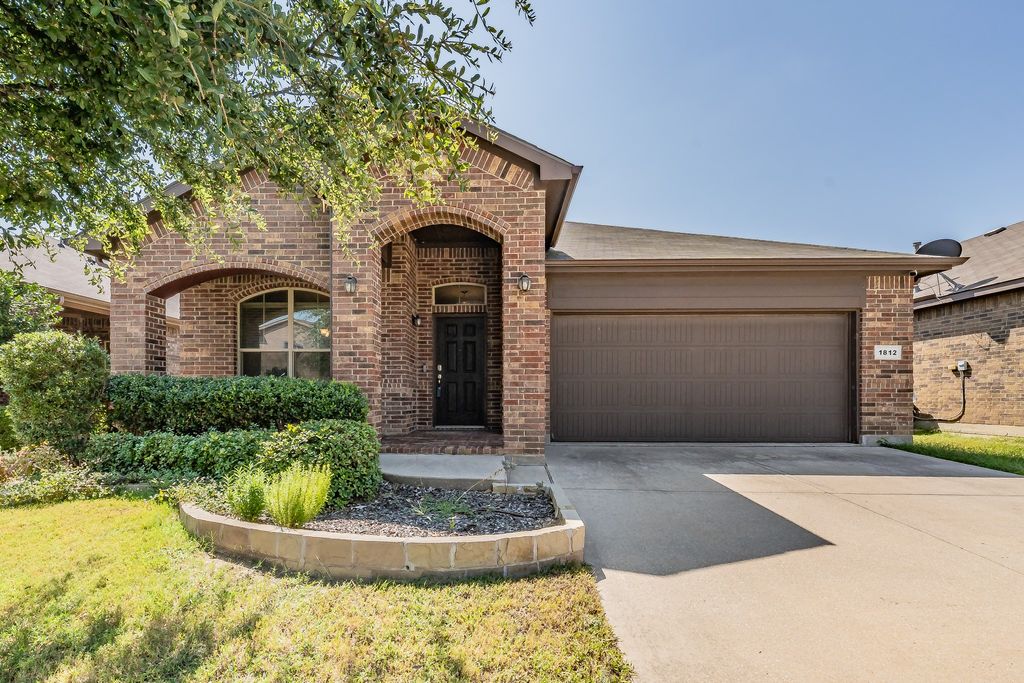 1812 Potrillo Lane, Fort Worth, TX 76131