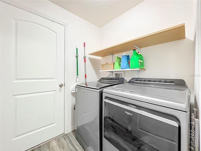 2395 BRACKNELL FOREST TRL, Tavares, FL 32778