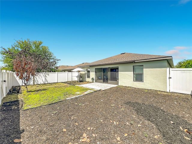 2395 BRACKNELL FOREST TRL, Tavares, FL 32778