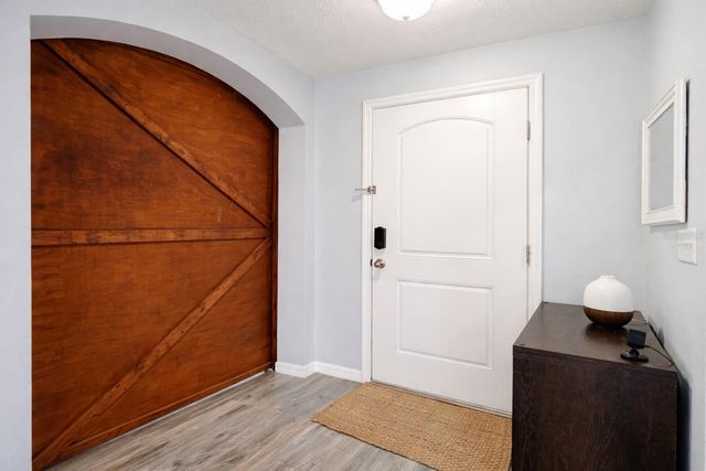 2395 BRACKNELL FOREST TRL, Tavares, FL 32778