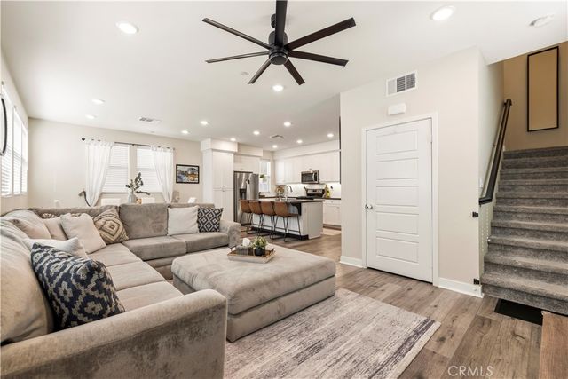 12827 Watt Lane E, Sylmar, CA 91342