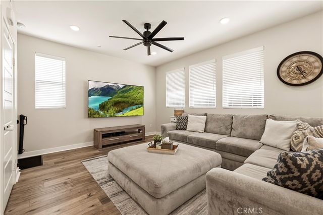 12827 Watt Lane E, Sylmar, CA 91342