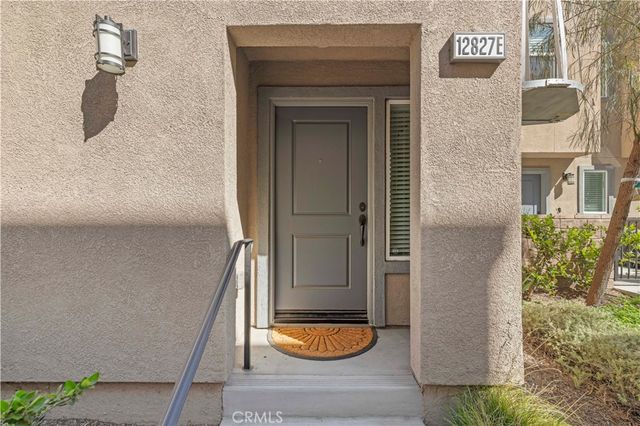 12827 Watt Lane E, Sylmar, CA 91342