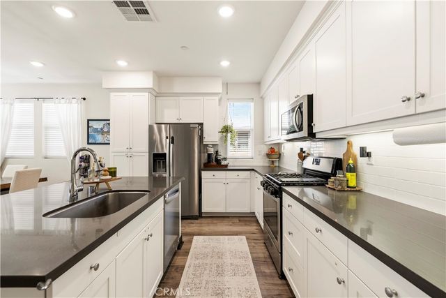 12827 Watt Lane E, Sylmar, CA 91342
