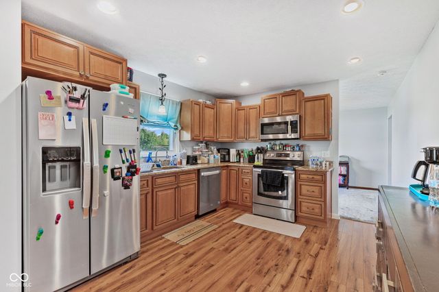 243 Plainview Drive, Avon, IN 46123