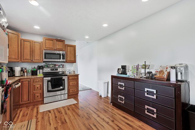 243 Plainview Drive, Avon, IN 46123