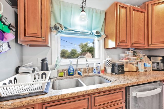 243 Plainview Drive, Avon, IN 46123