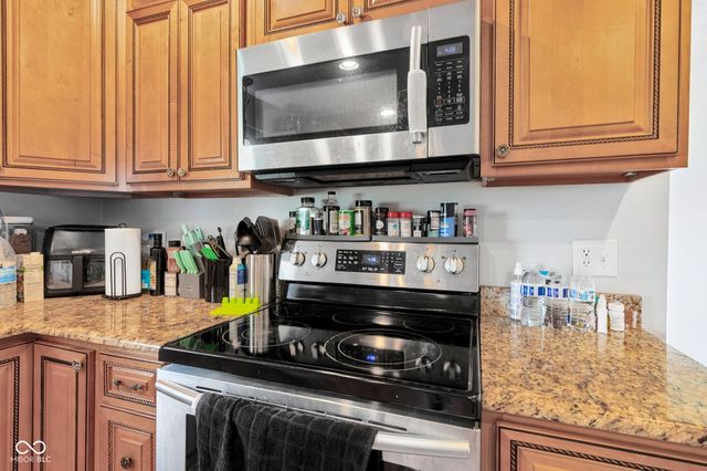 243 Plainview Drive, Avon, IN 46123