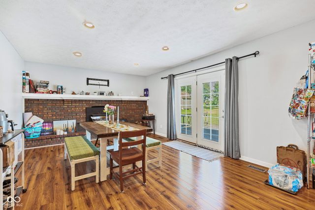 243 Plainview Drive, Avon, IN 46123