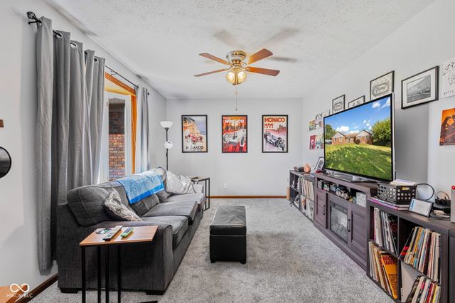 243 Plainview Drive, Avon, IN 46123