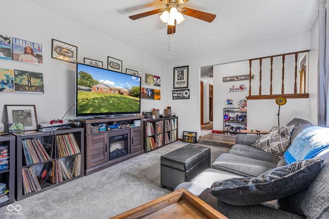 243 Plainview Drive, Avon, IN 46123