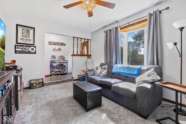 243 Plainview Drive, Avon, IN 46123