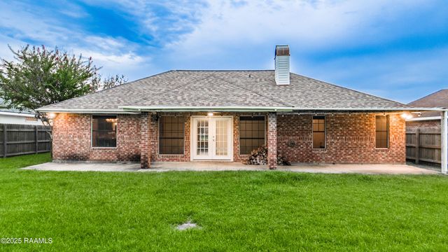 213 Longleaf Drive, Broussard, LA 70518