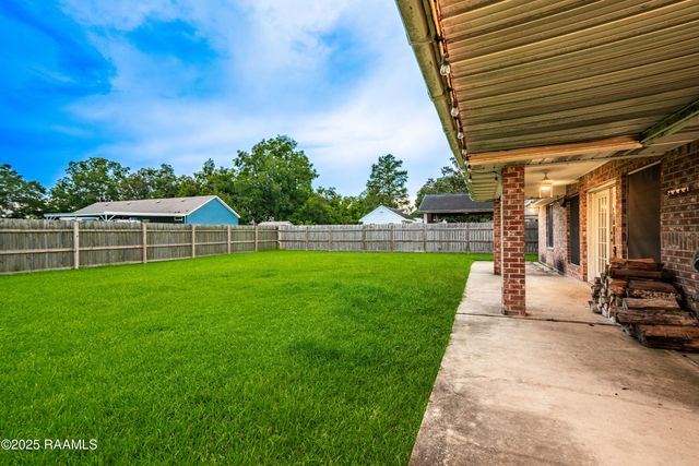 213 Longleaf Drive, Broussard, LA 70518