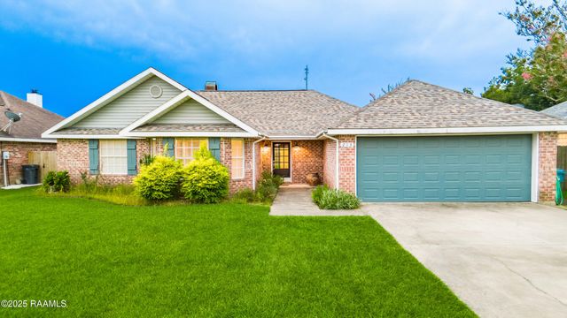 213 Longleaf Drive, Broussard, LA 70518