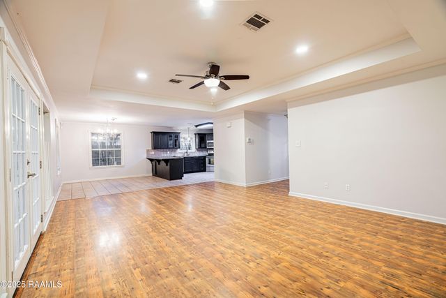 213 Longleaf Drive, Broussard, LA 70518