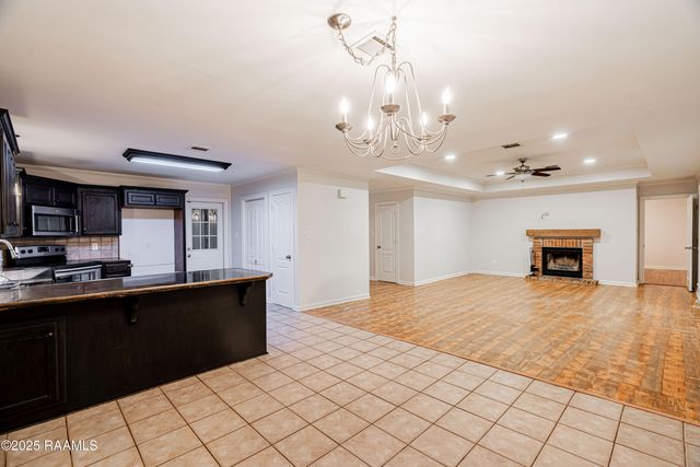 213 Longleaf Drive, Broussard, LA 70518