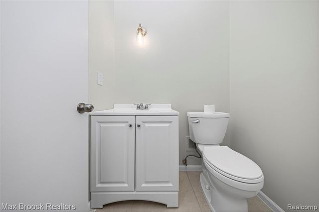 28977 Lake Park Dr. Drive, Farmington, MI 48331