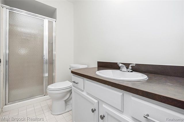 28977 Lake Park Dr. Drive, Farmington, MI 48331