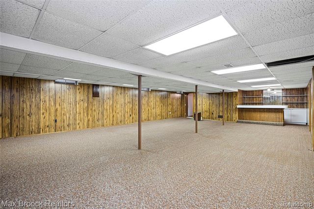 28977 Lake Park Dr. Drive, Farmington, MI 48331