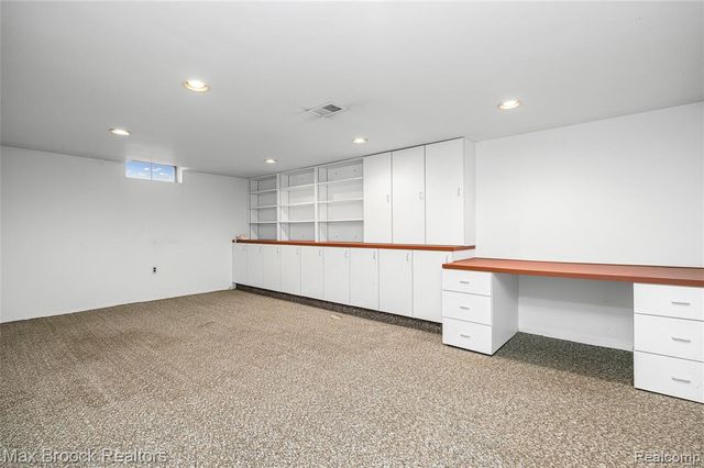 28977 Lake Park Dr. Drive, Farmington, MI 48331