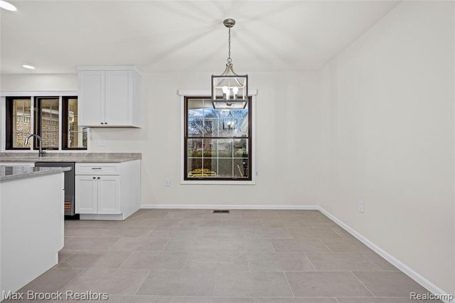 28977 Lake Park Dr. Drive, Farmington, MI 48331