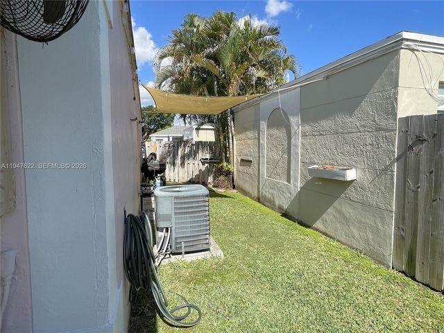 9810 SW 222nd Ter ., Cutler Bay, FL 33190