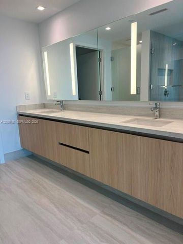 2411 Laguna Circle 1509, Miami, FL 33181