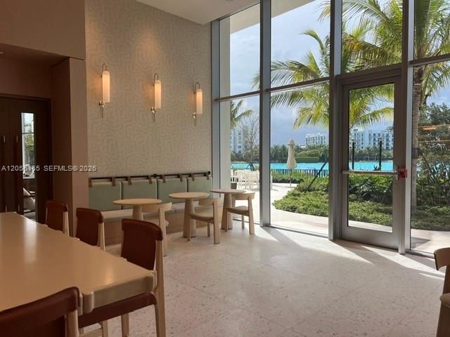 2411 Laguna Circle 1509, Miami, FL 33181
